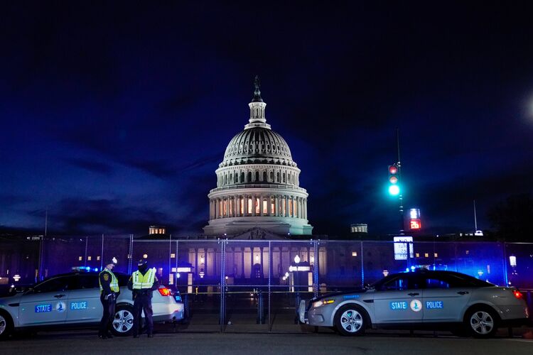 Capitol night